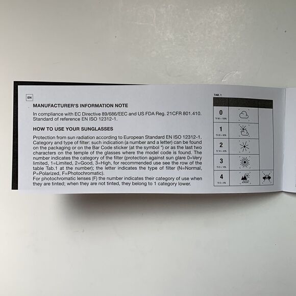 🕶Burberry BE4239Q Made in Italy Sunglasses - Picture 11 of 11